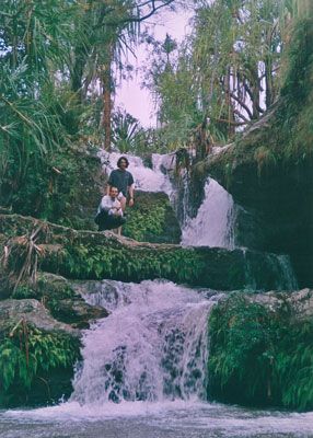 Madagascar - Boerdin e Petruz presso una cascata al parco dell’Isalo